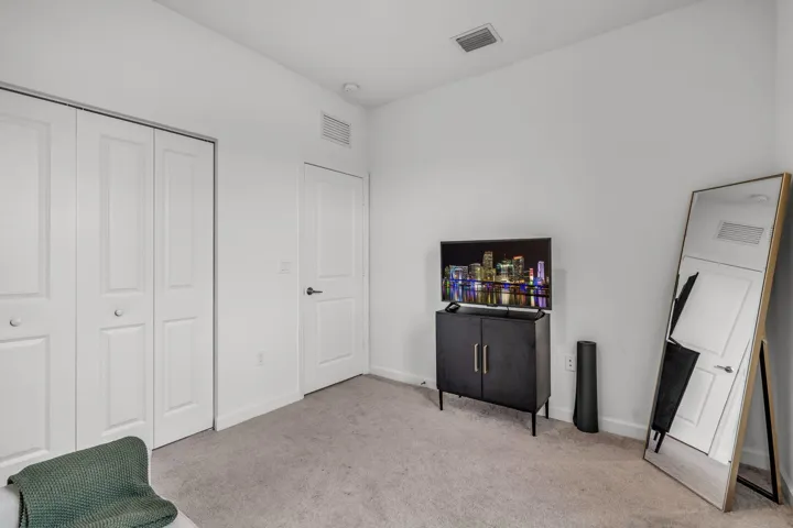 19-30-web-or-mls-4613nw118ave-30