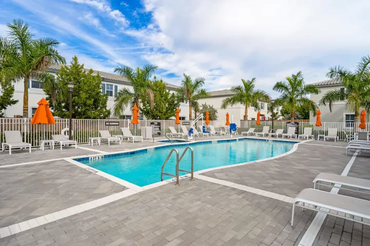 33-44-web-or-mls-4613nw118ave-44