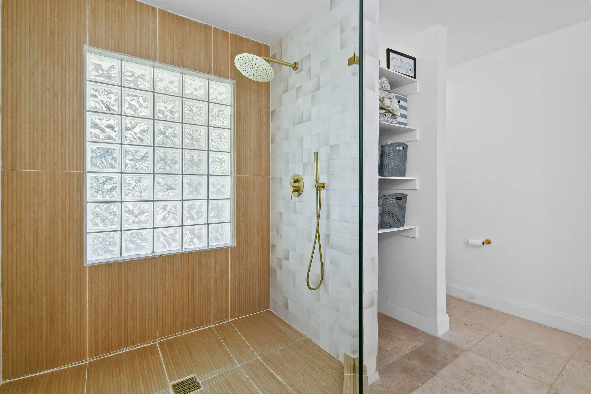 8110WLakeDr(41)