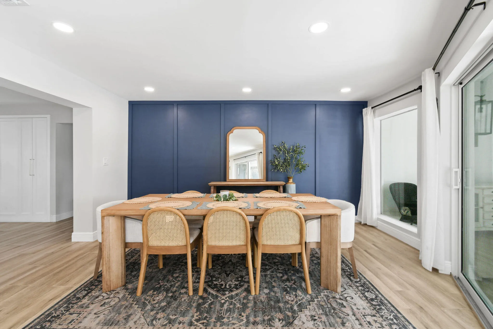 8110WLakeDr(18)