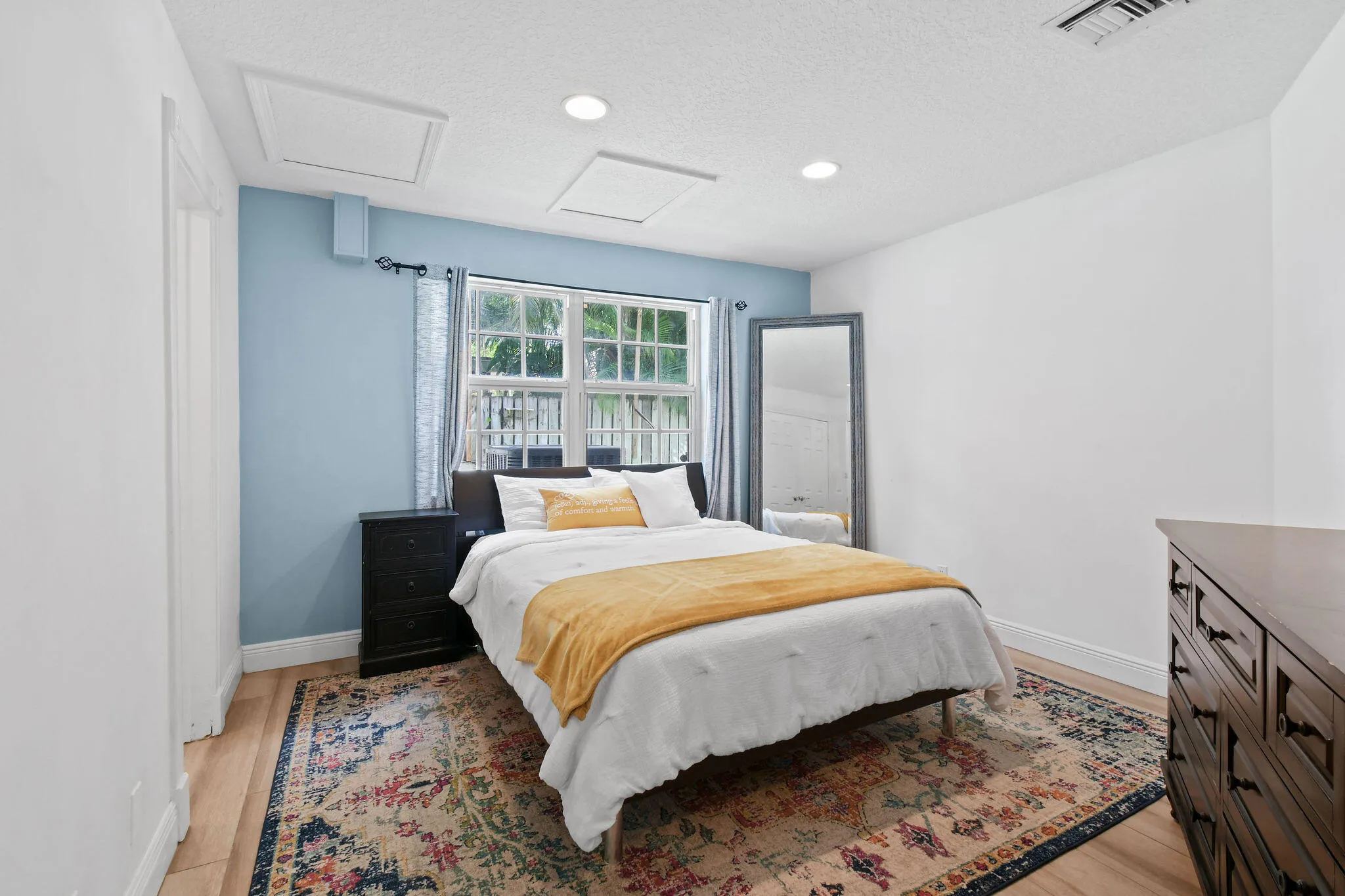 8110WLakeDr(25)