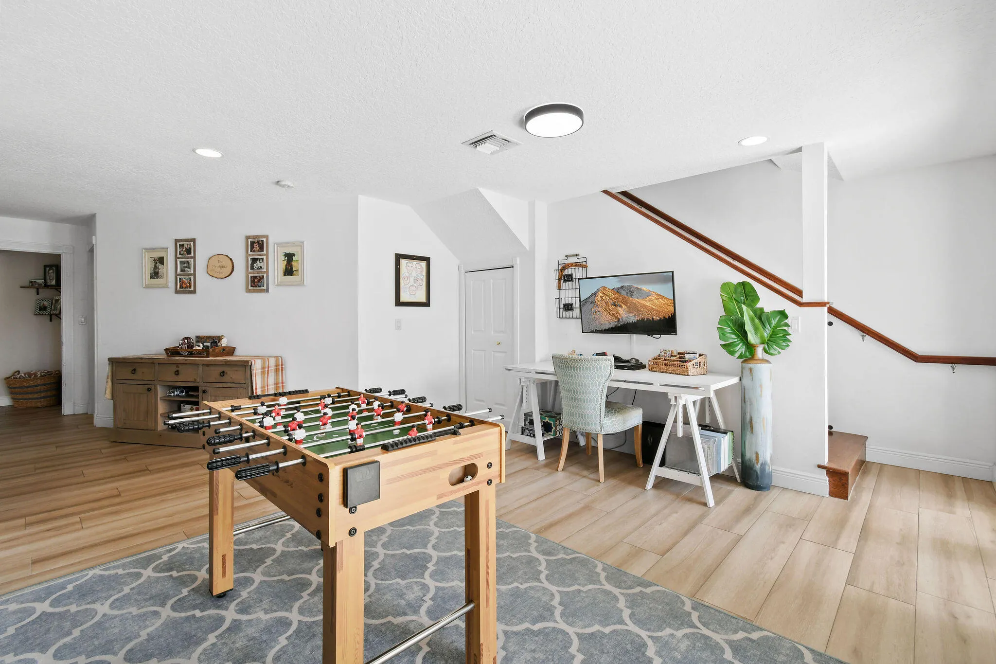 8110WLakeDr(33)