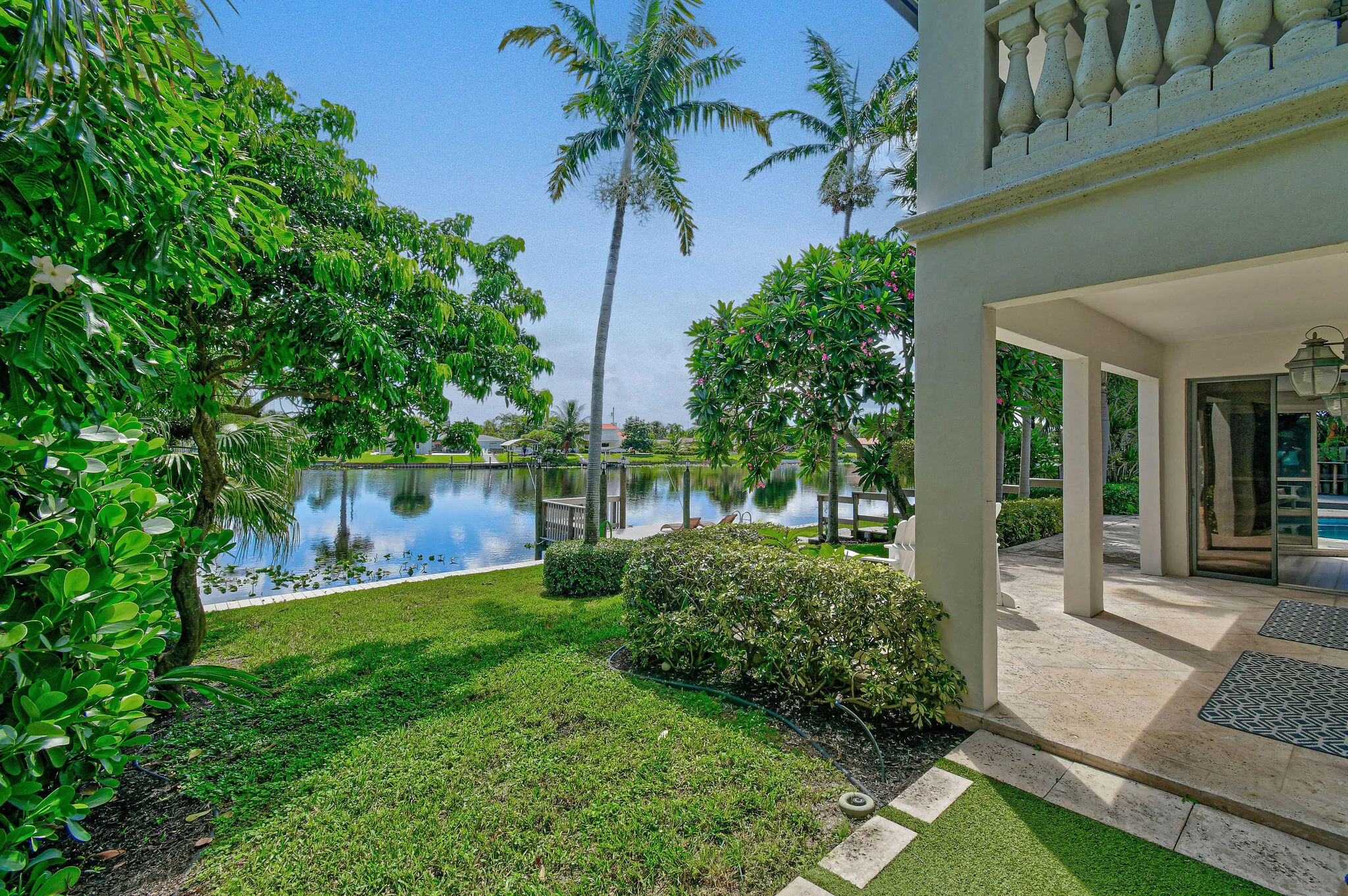 8110WLakeDr(69)