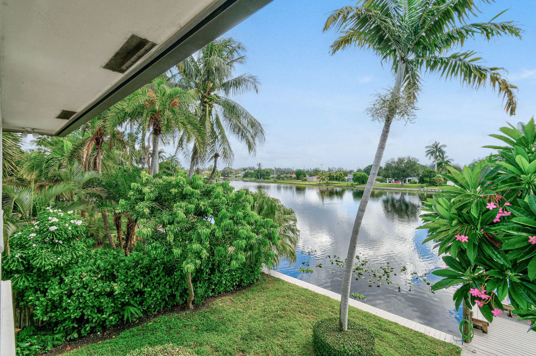 8110WLakeDr(46)