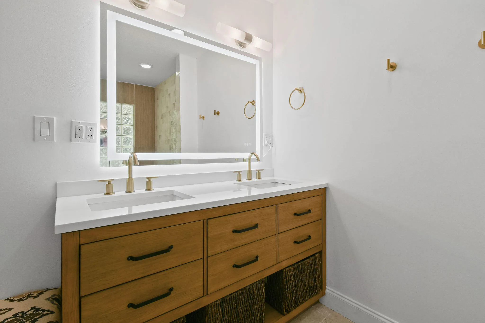 8110WLakeDr(40)