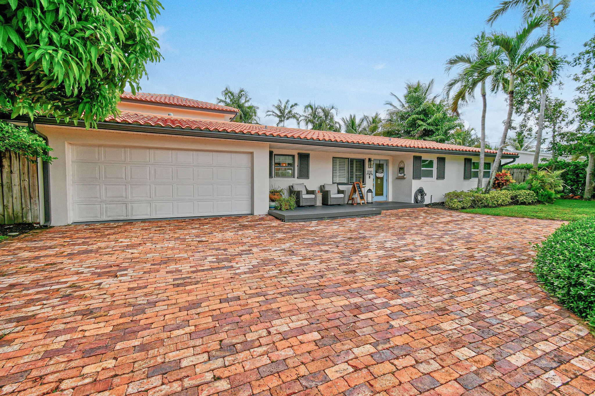 8110WLakeDr(3)