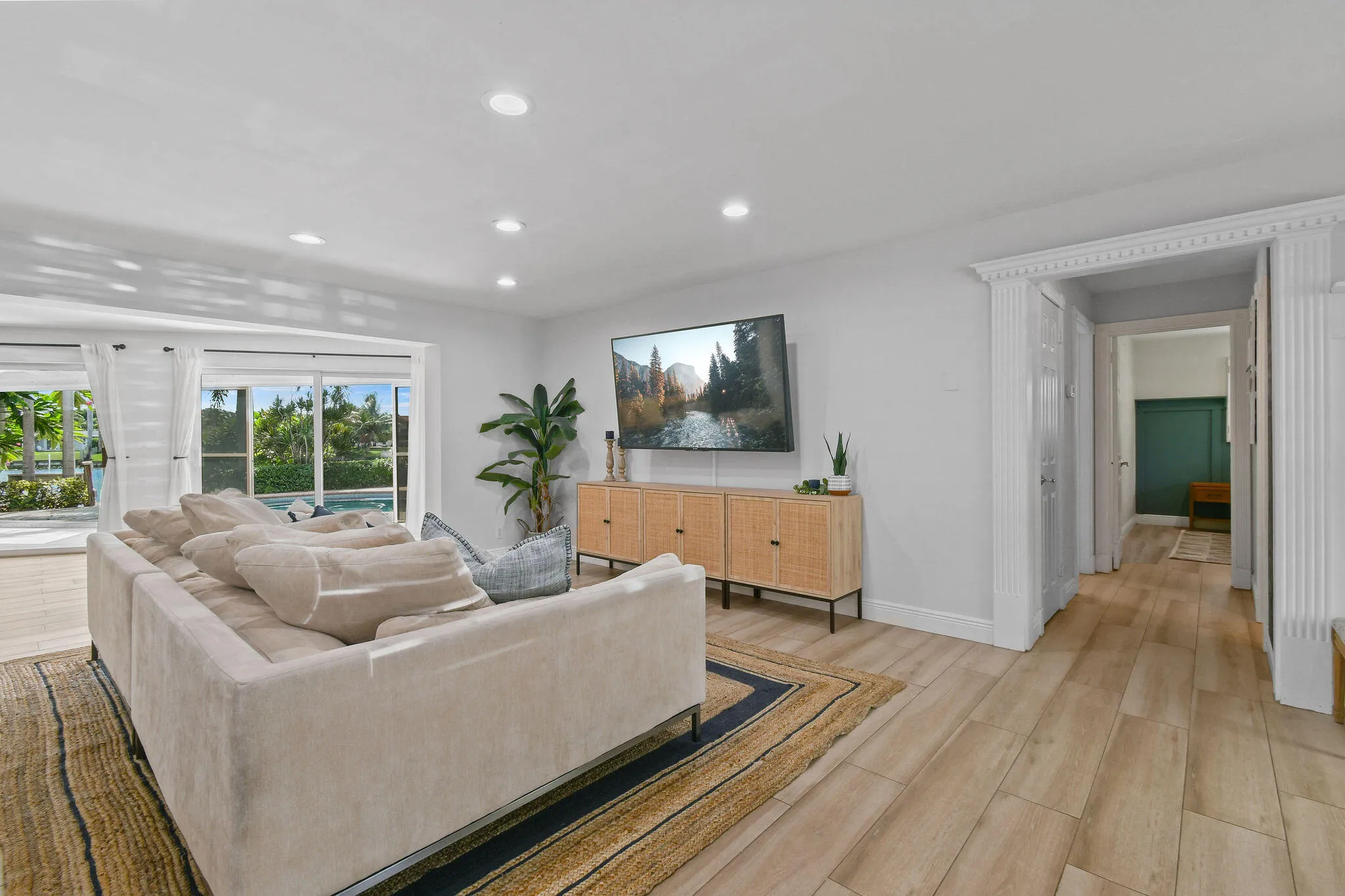 8110WLakeDr(6)