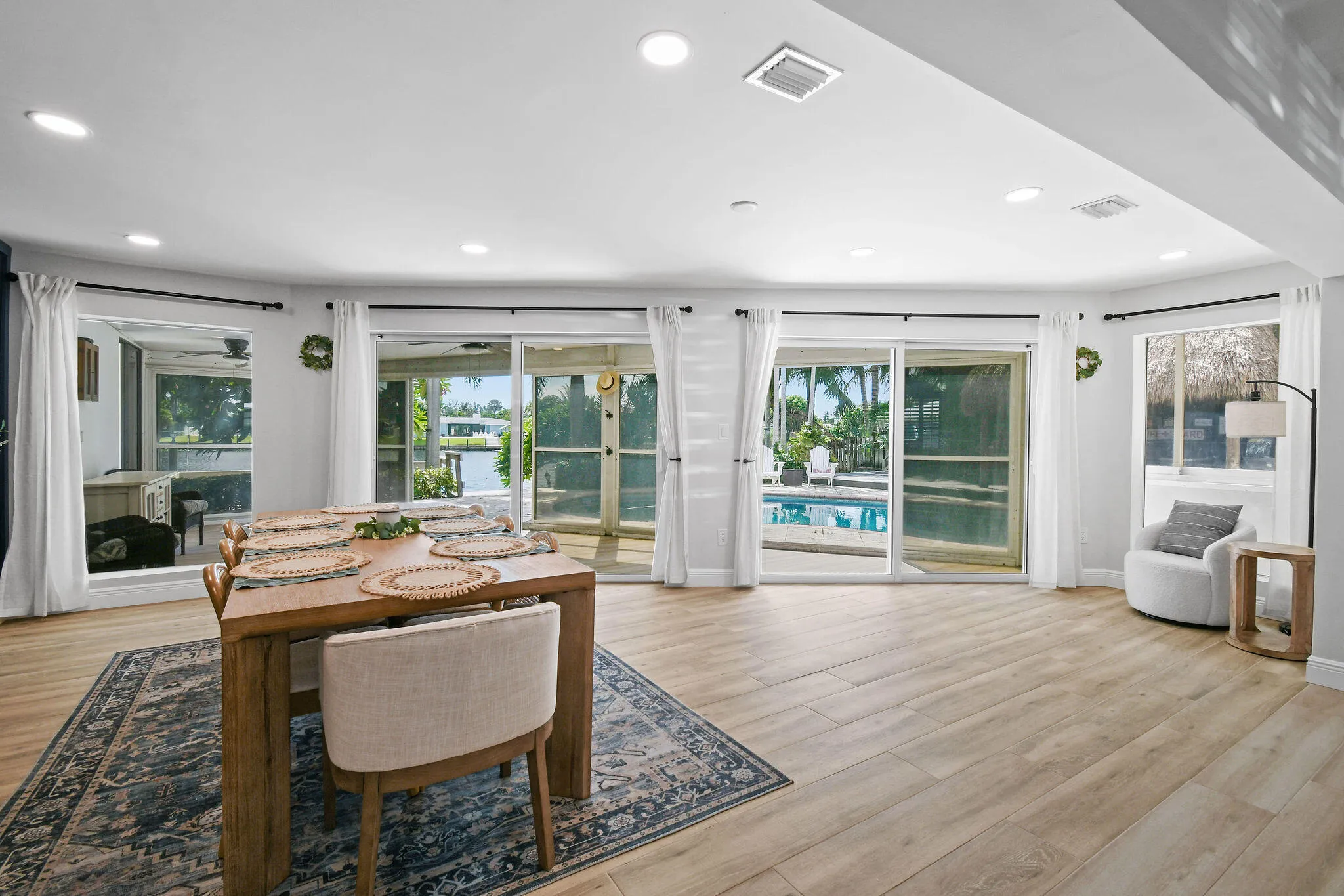 8110WLakeDr(15)