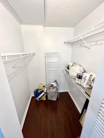 Walk in closet