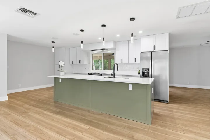 010-4397AvocadoBoulevard-WestPalmBeach-F