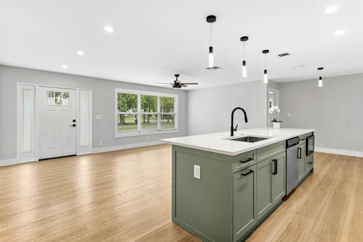 009-4397AvocadoBoulevard-WestPalmBeach-F