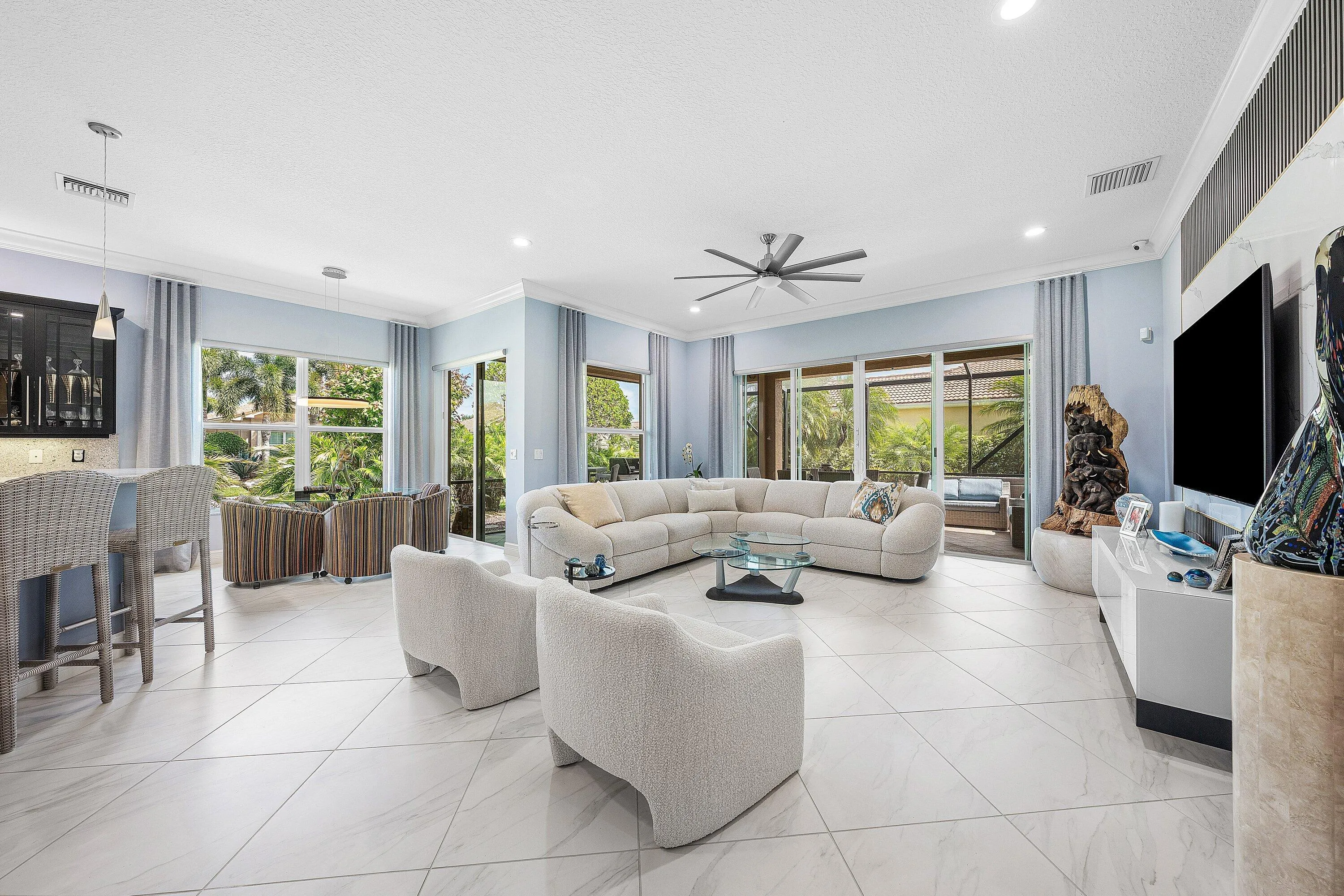 Breakfast Area and Large Great Room