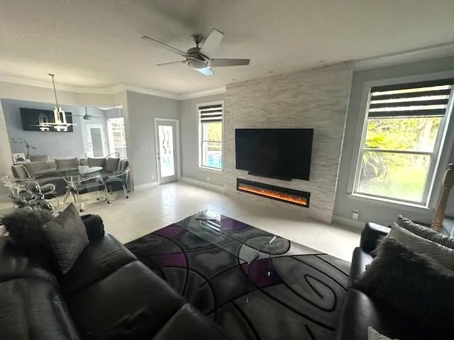 Fireplace dinette