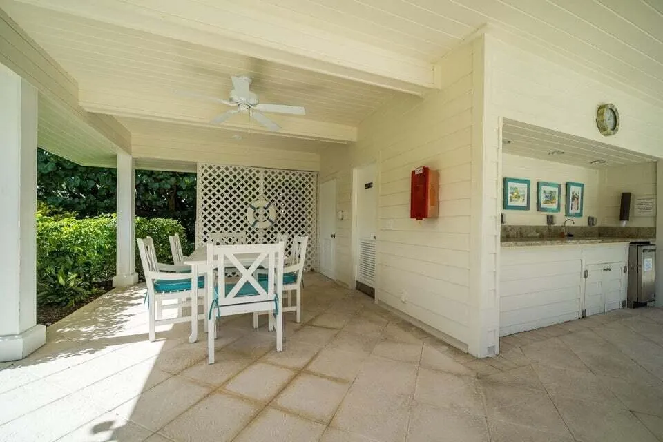 Island house Community Area
