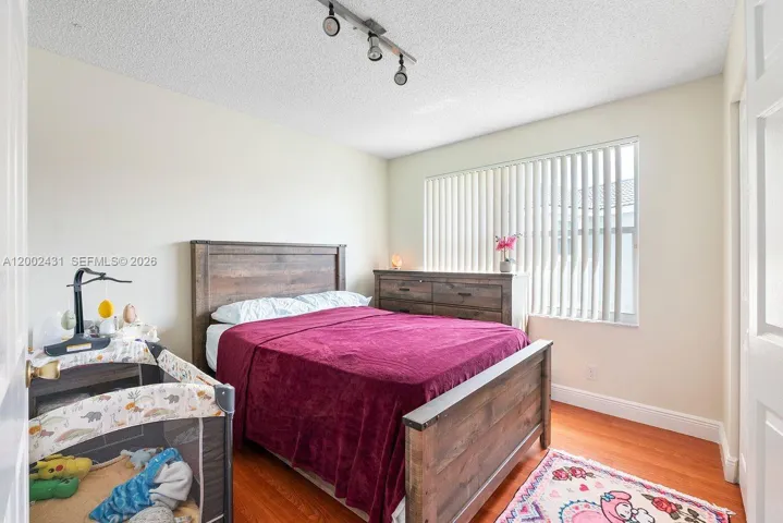 GUEST BED
