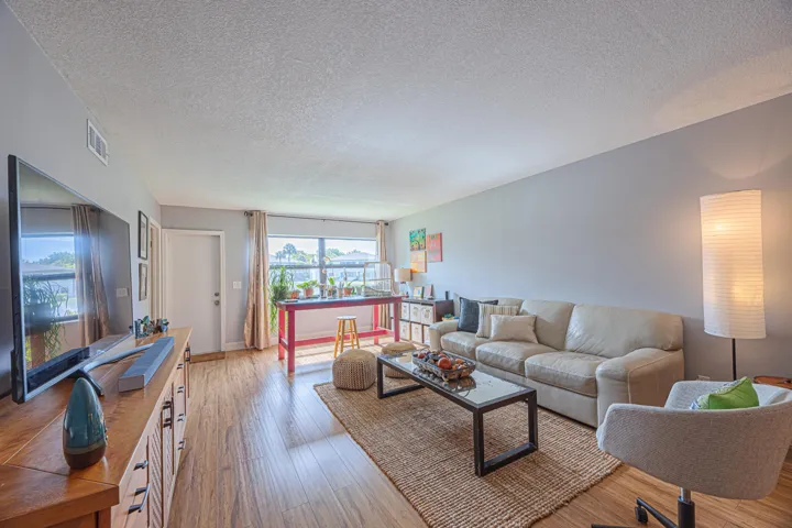 153A0066-HDR