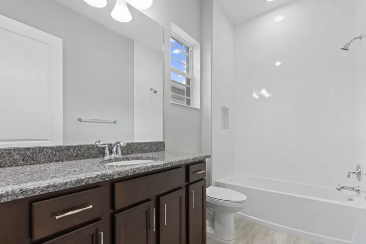 Bathroom-022-015-4200x2800