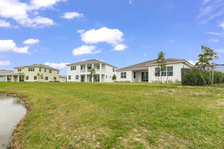 Back Exterior-029-028-4200x2800