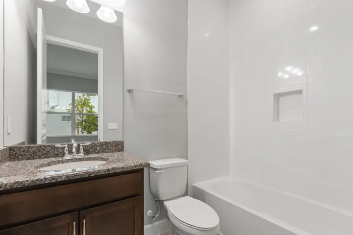 Bathroom-025-022-4200x2800