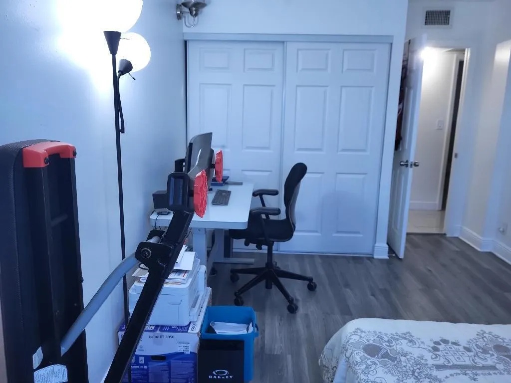 Guest bedroom Closet