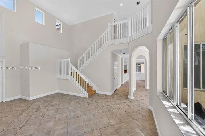 Spacious living vaulted ceilings