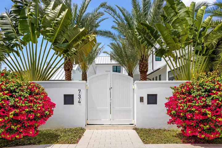 S. Ocean Blvd. Motor Court Gate