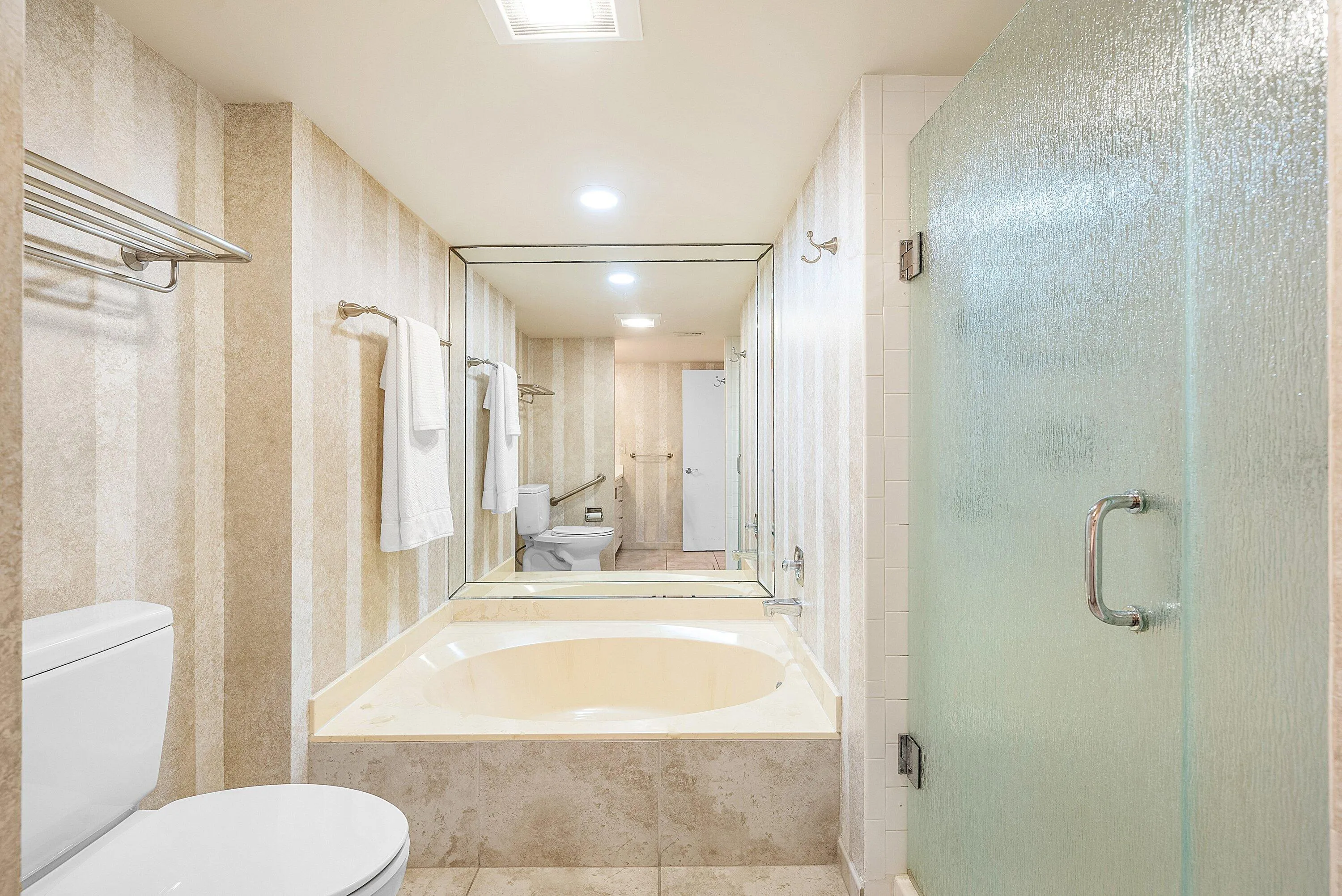 Primary En-Suite Bathroom
