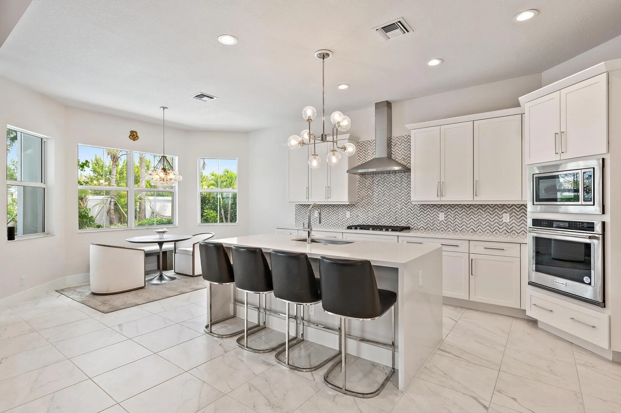 9338 Crestview Circle