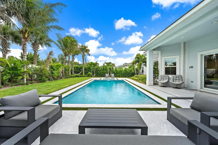 9338 Crestview Circle