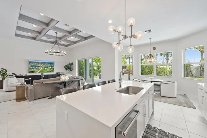 9338 Crestview Circle