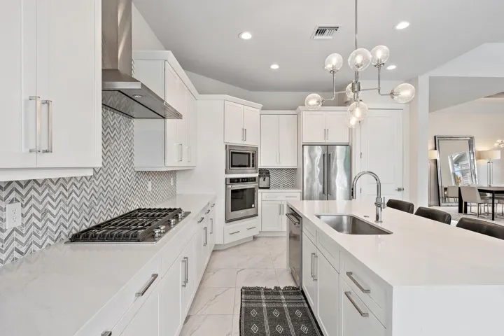 9338 Crestview Circle