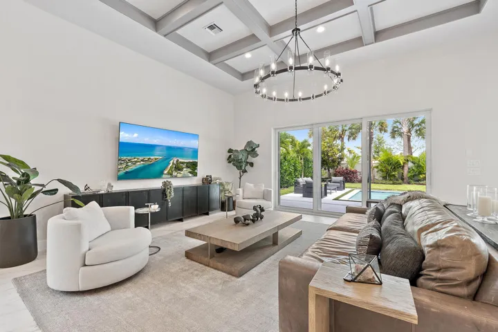 9338 Crestview Circle