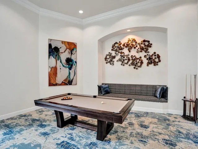 BILLARDS
