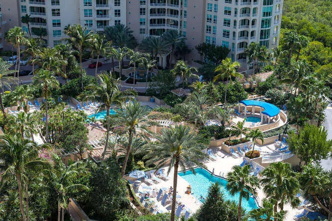 3 POOLS WITH TOWEL & ICE WATER SERVICE!