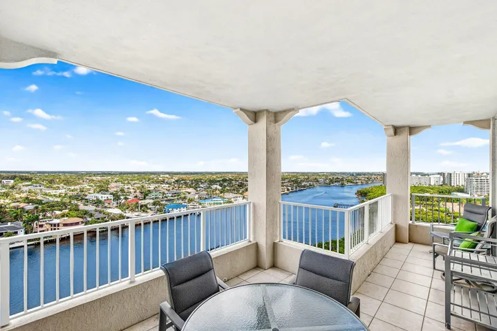 LARGE BALCONIES