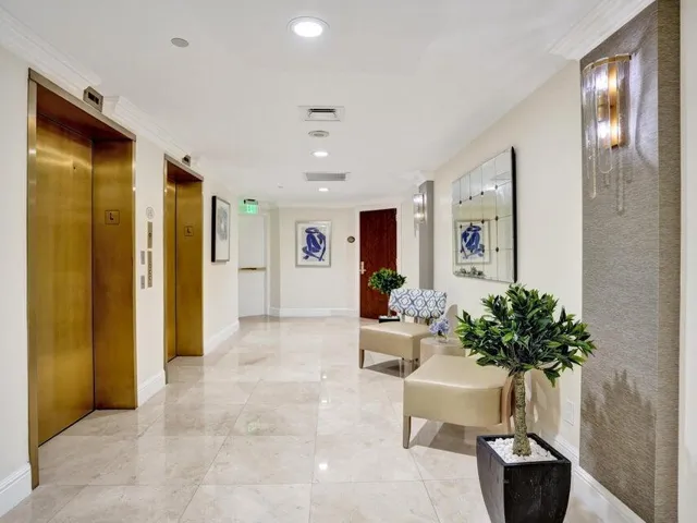ELEVATOR LOBBY