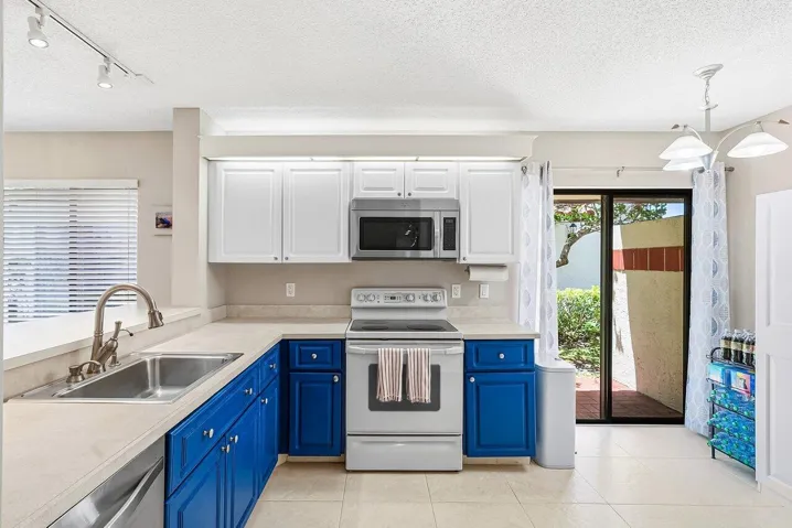 Kitchen 2 NEw New