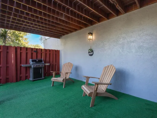 Courtyard Covered Patio 1