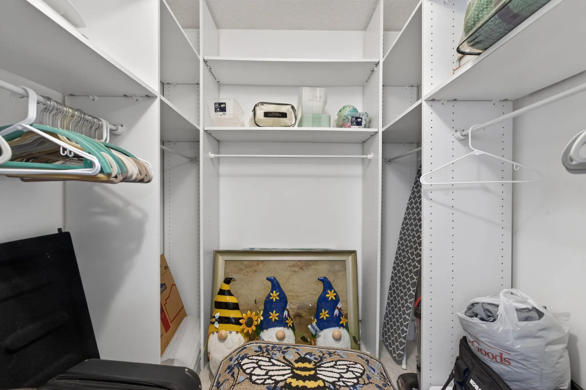 MAIN BEDROOM CLOSET