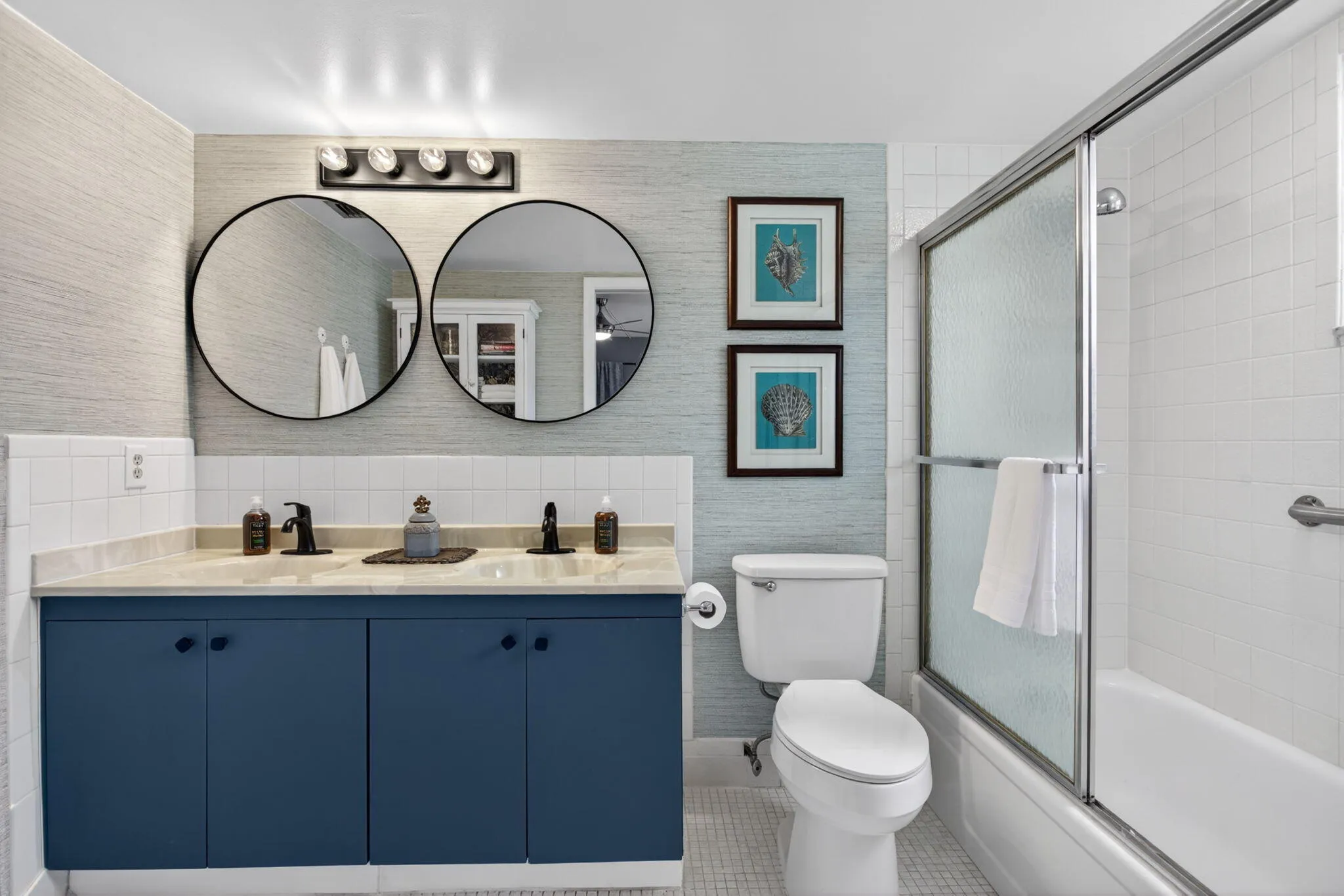 MAIN BATHROOM