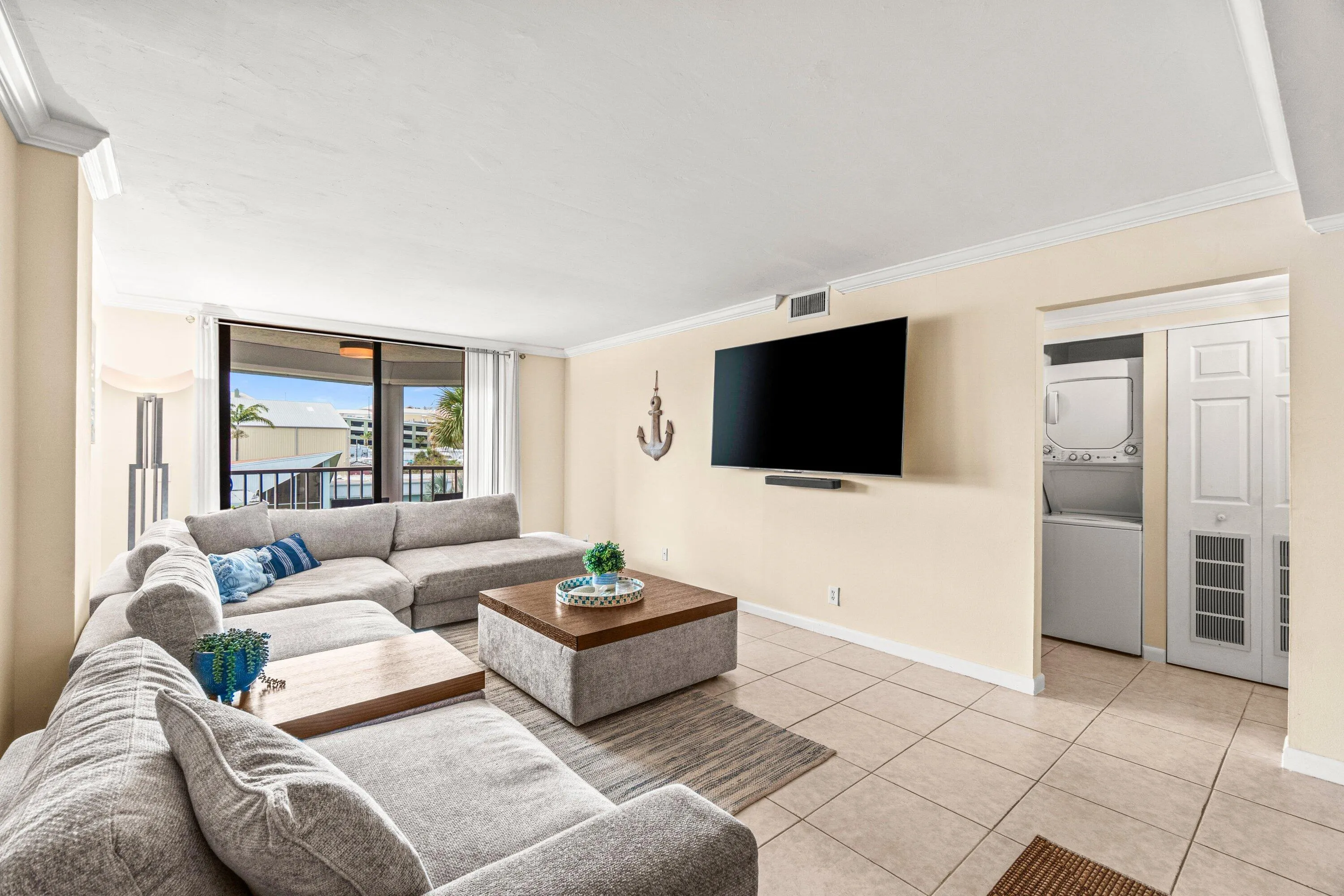 013-890NorthFederalHighway-311-LakeWorth