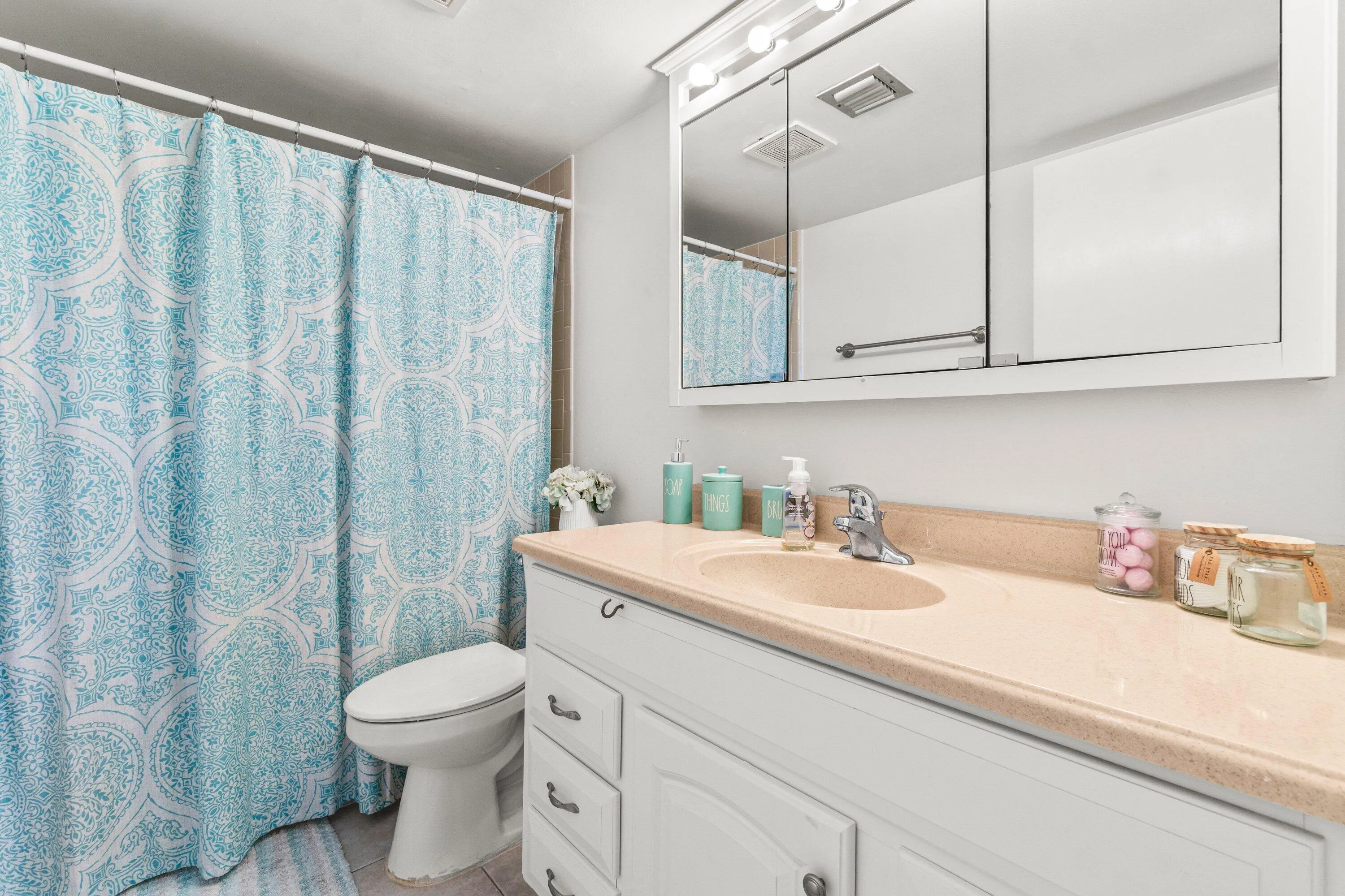 021-890NorthFederalHighway-311-LakeWorth