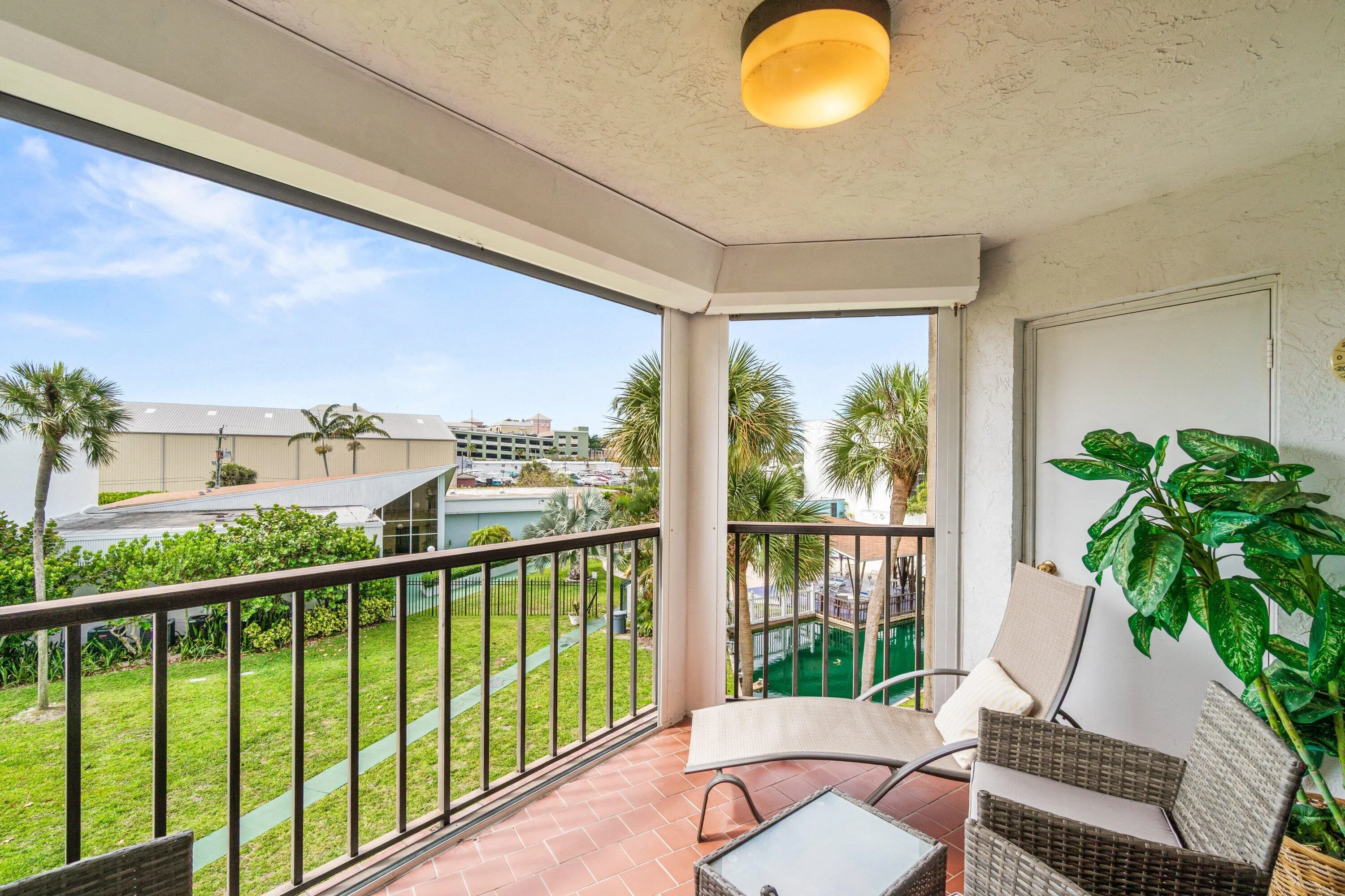 026-890NorthFederalHighway-311-LakeWorth