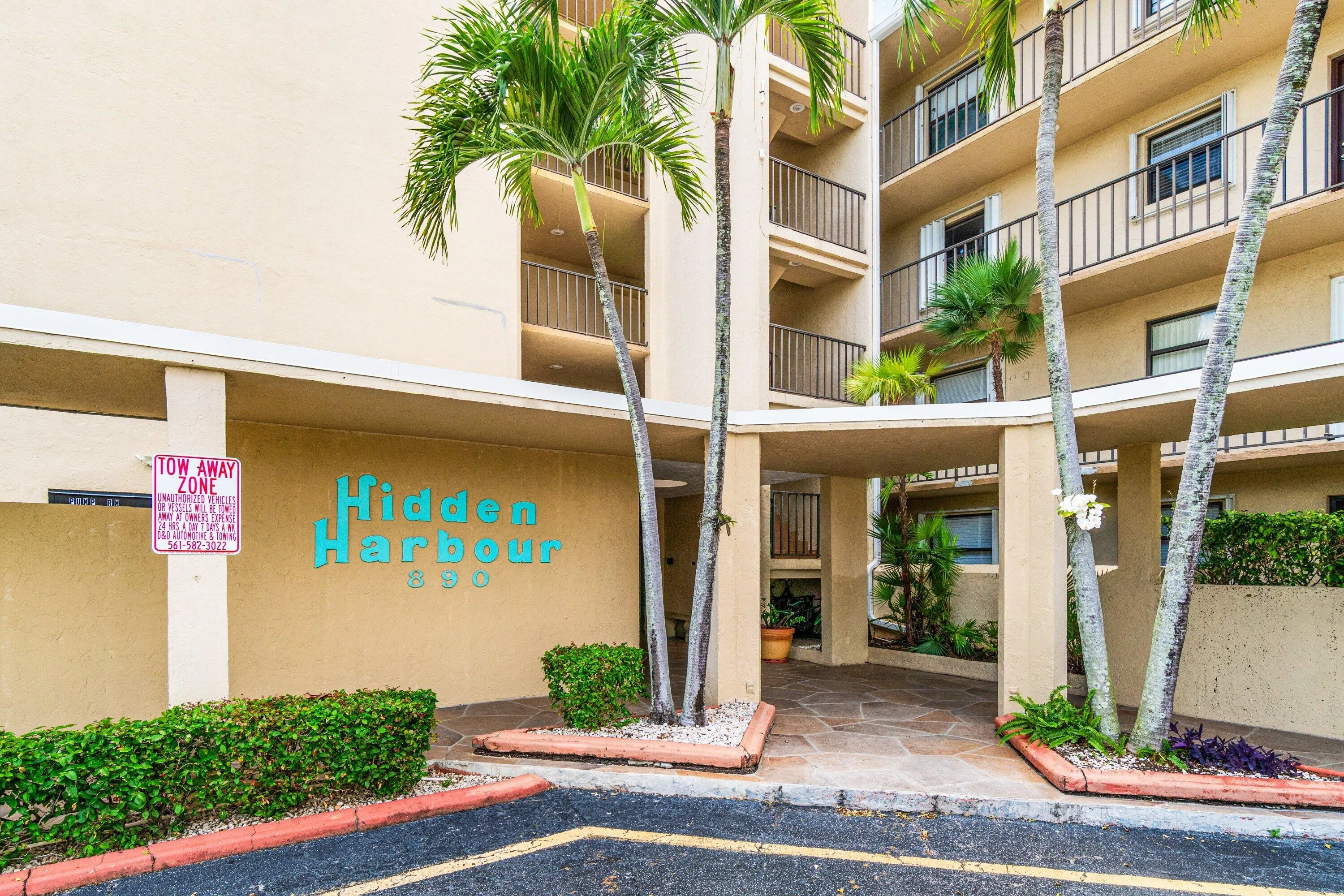 003-890NorthFederalHighway-311-LakeWorth