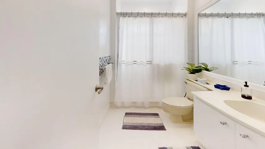 2nd Full Bathroom
