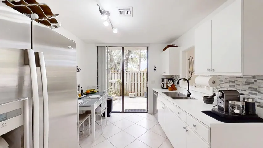 Eat In Kitchen