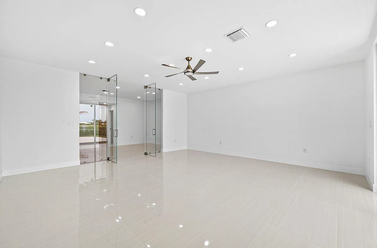 027-4887BocaireBoulevard