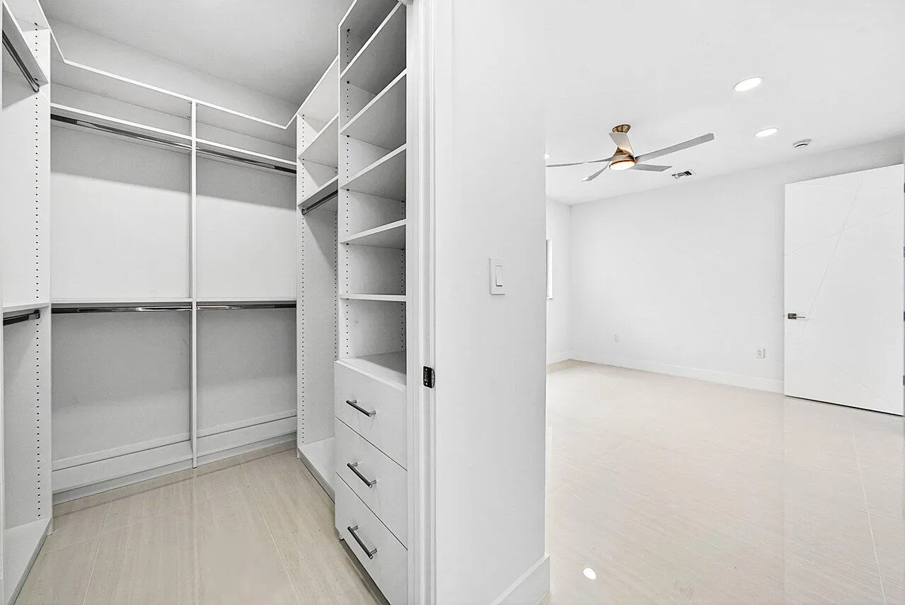 019-4887BocaireBoulevard