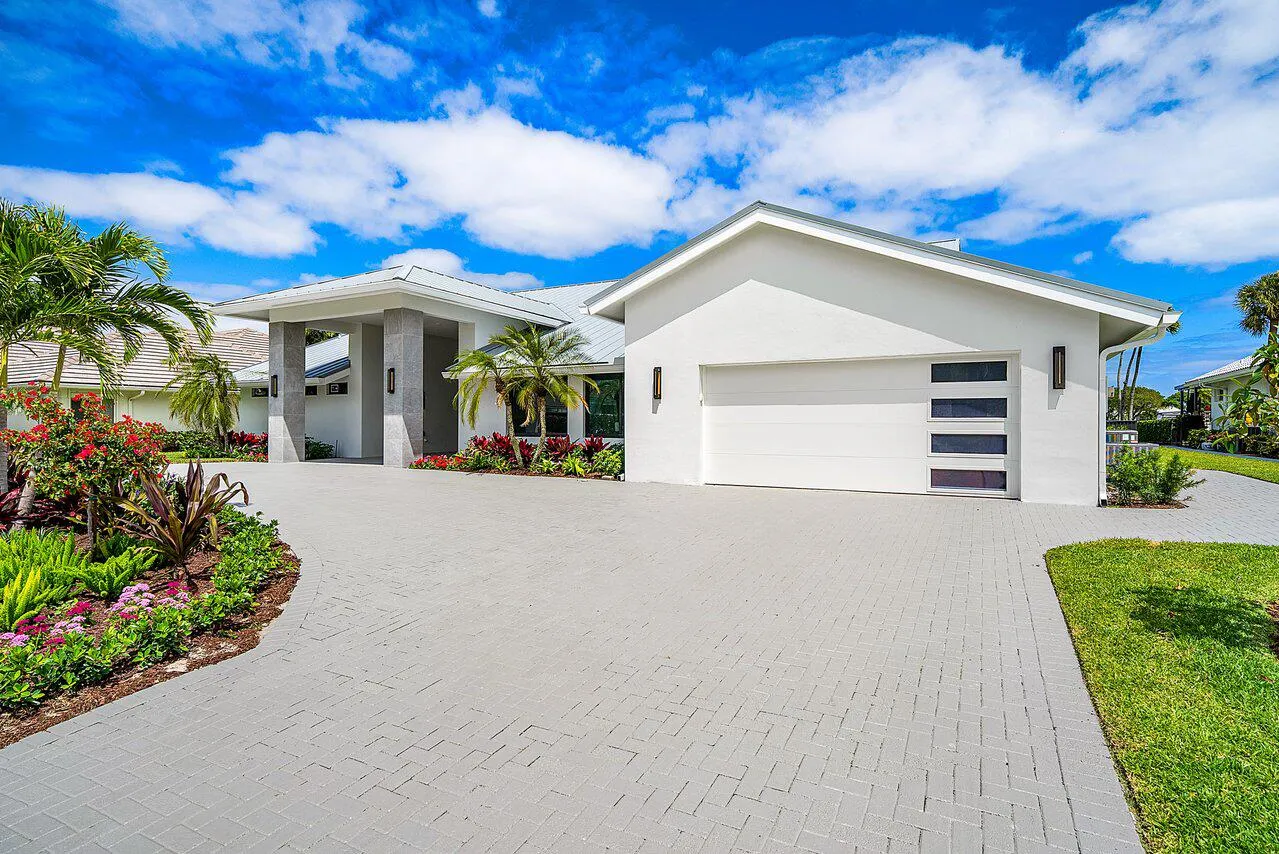 001-4887BocaireBoulevard