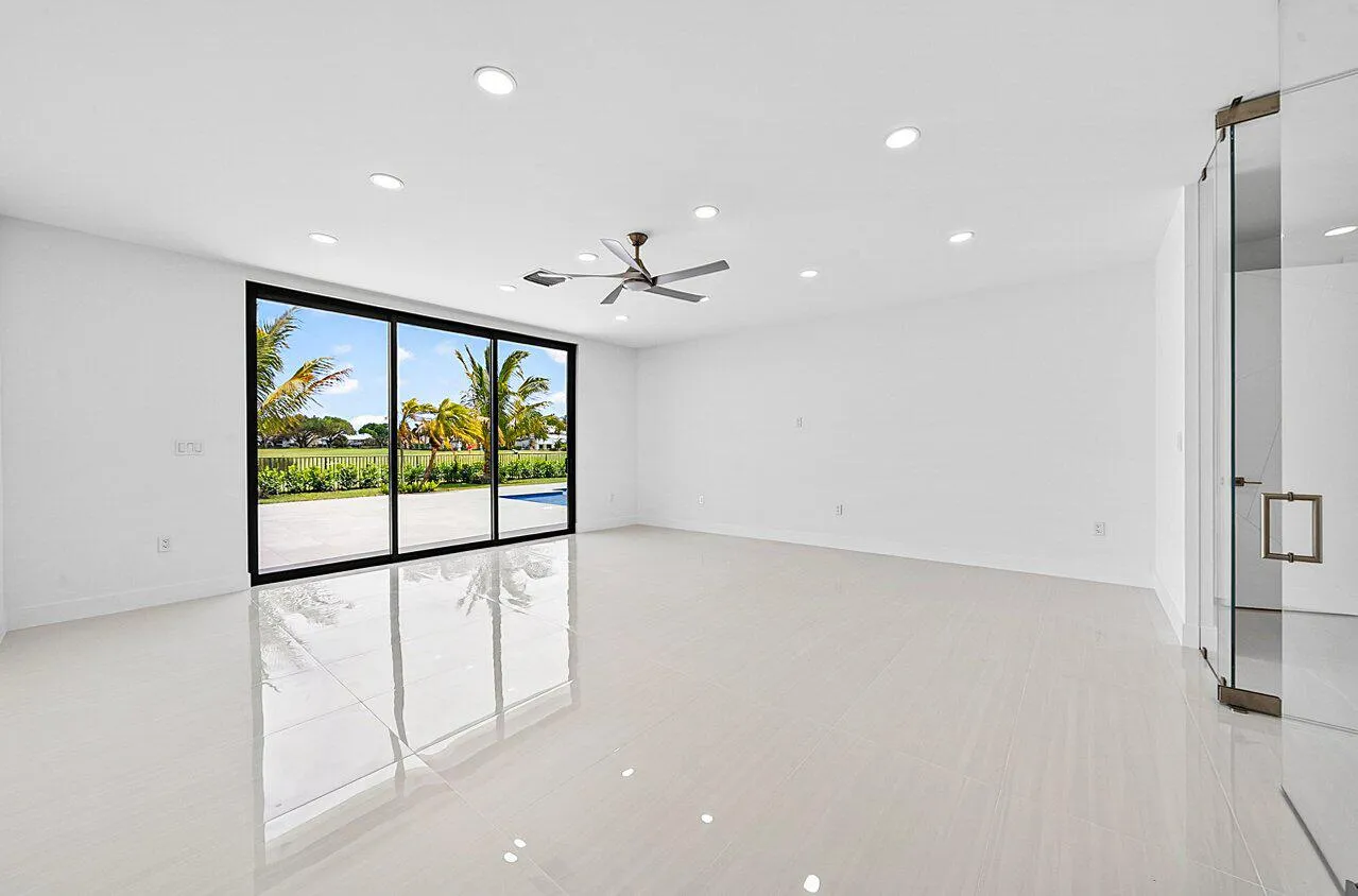 025-4887BocaireBoulevard